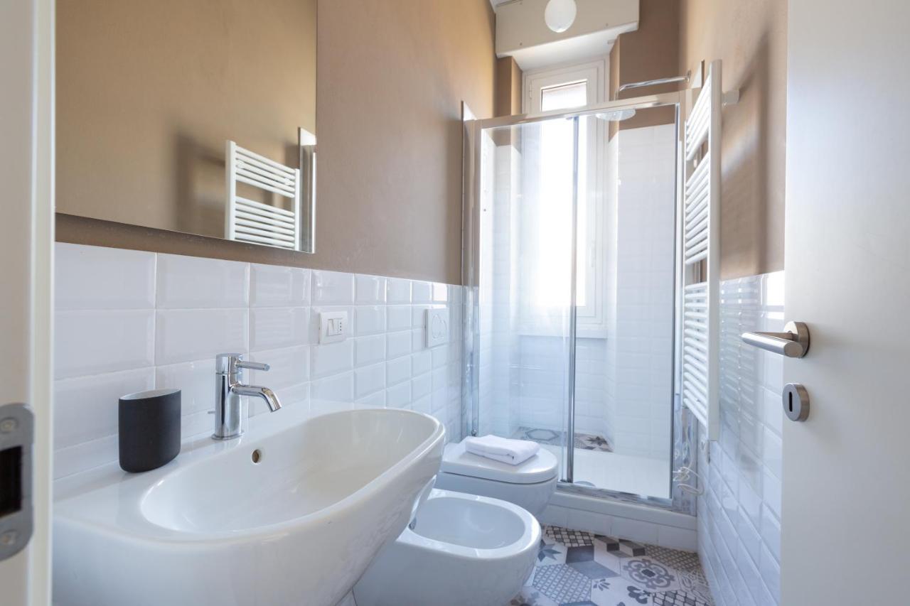 Porta Nuova Bright Studio With Balcony Милано Екстериор снимка